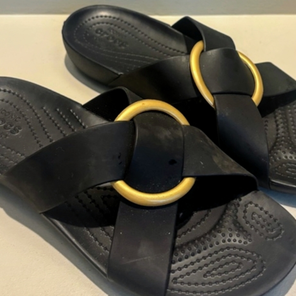 CROCS Iconic Comfort Black Sandals with Gold O-Ring